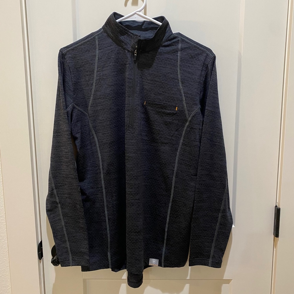 Ariat Rebar Men's 1/4 Zip. Medium. Black. P2P 21", Neck to Base 26"